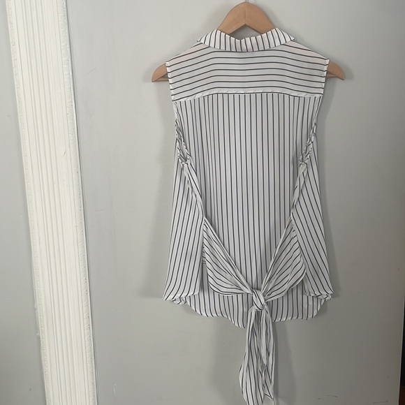 Worthington White Striped Sleeveless Button Down Shirt Sz Medium - Picture 4 of 5